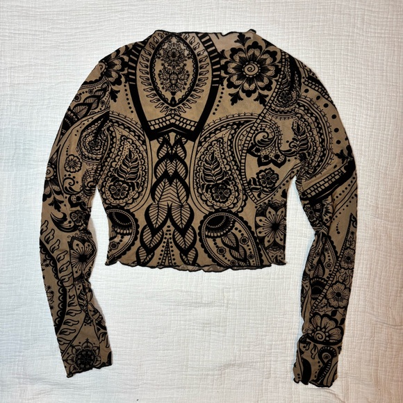 Black and Tan Paisley Crop Top - Picture 2 of 2